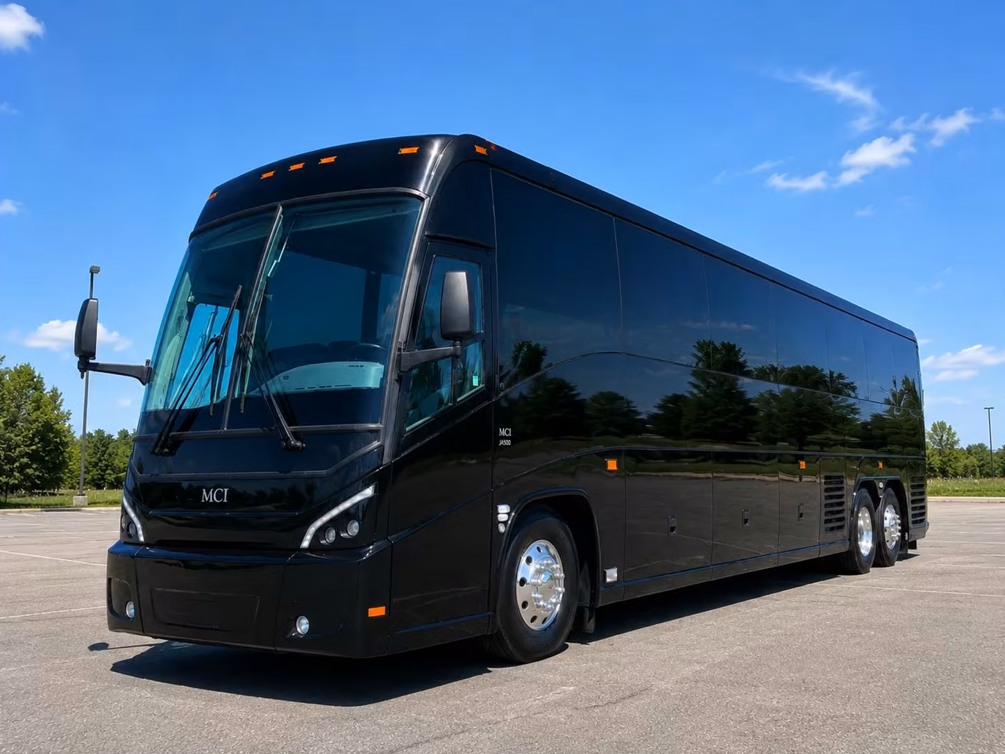 ada accessible field trip buses available for mobile schools
