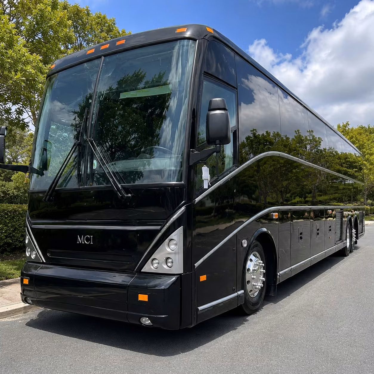 construction crew shuttles and government transportation in mobile