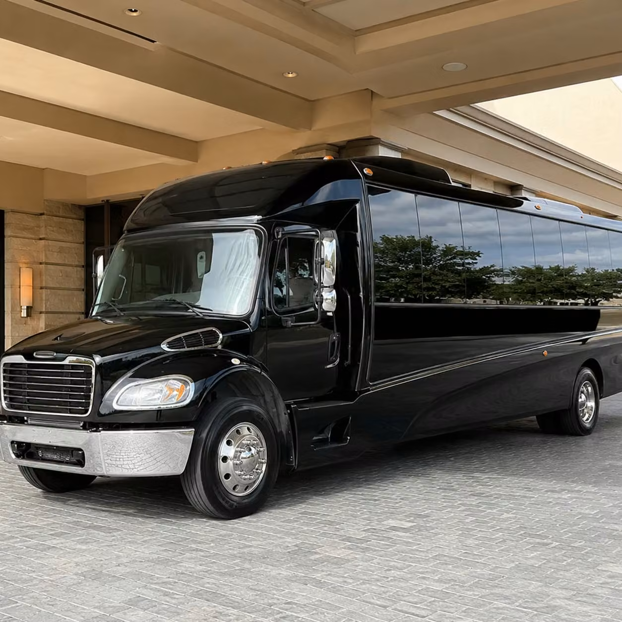 mobile 30 passenger minibus rental