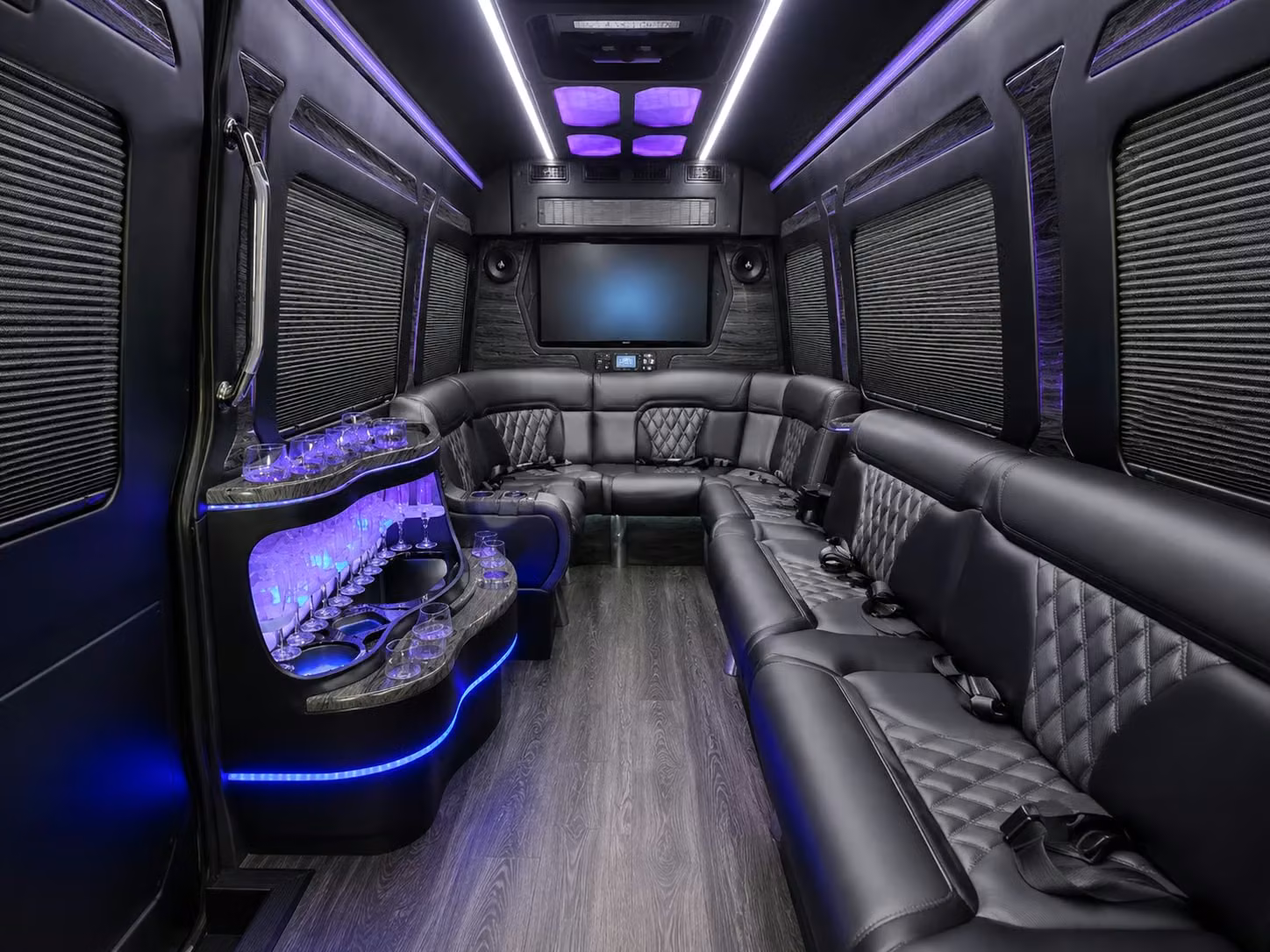 reliable recurring shuttle services for mobile government facilities and federal buildings